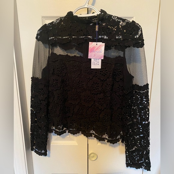 NWT Chicwish black lace and mesh top - Picture 3 of 7